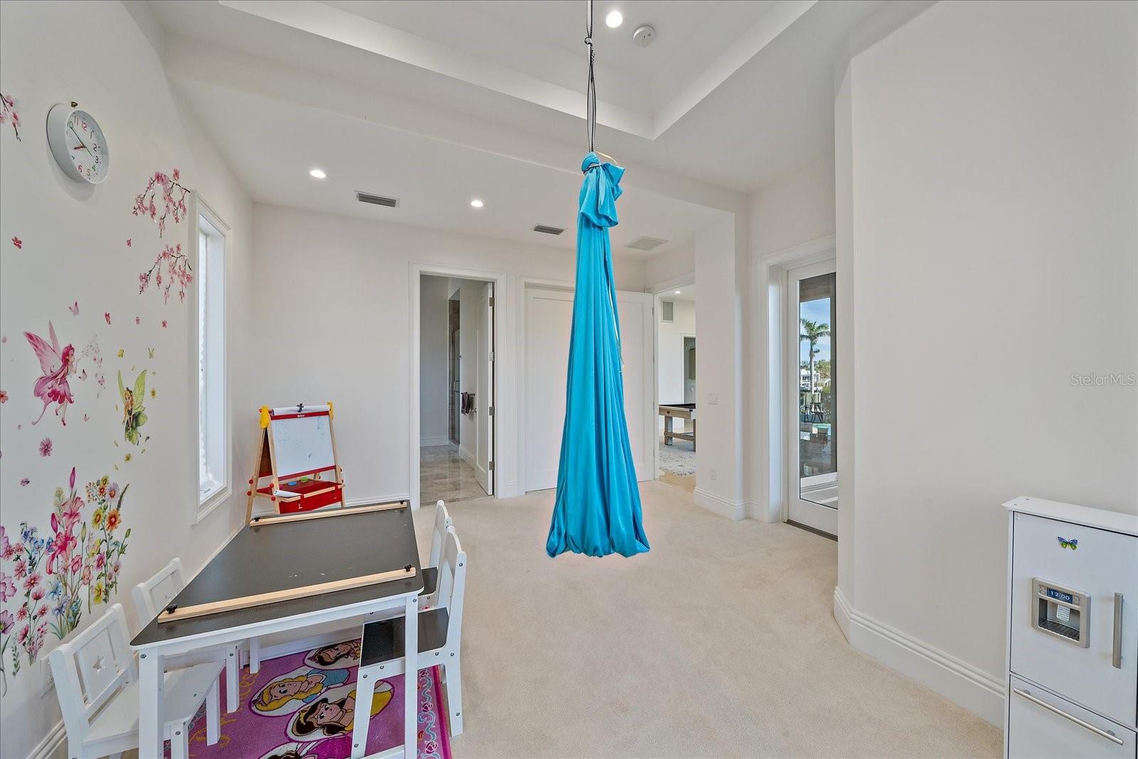 ROBERTS POINT 2 - Residential