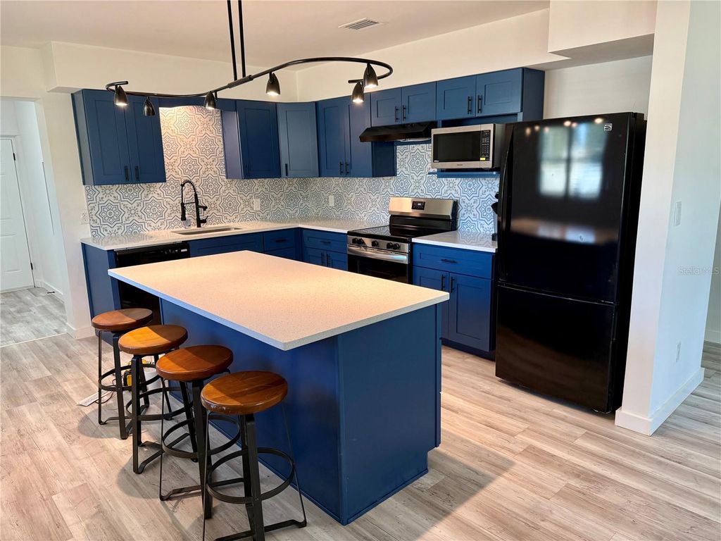 Photo of 700 74th Avenue N, St Petersburg, FL 33702 (MLS # TB8445418)