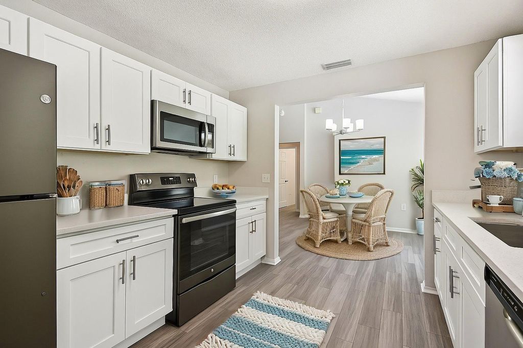 Photo of 118 29th Street NW, Bradenton, FL 34205 (MLS # TB8430294)