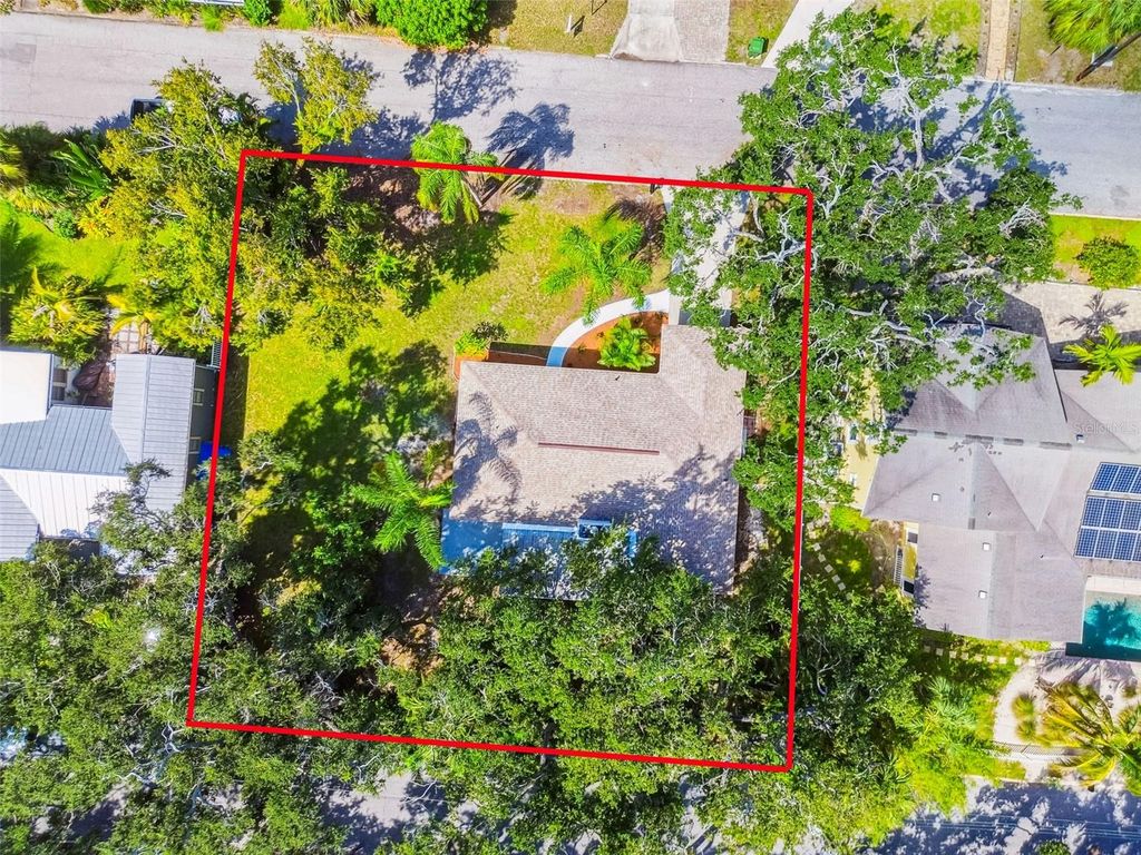 Photo of 118 29th Street NW, Bradenton, FL 34205 (MLS # TB8430294)