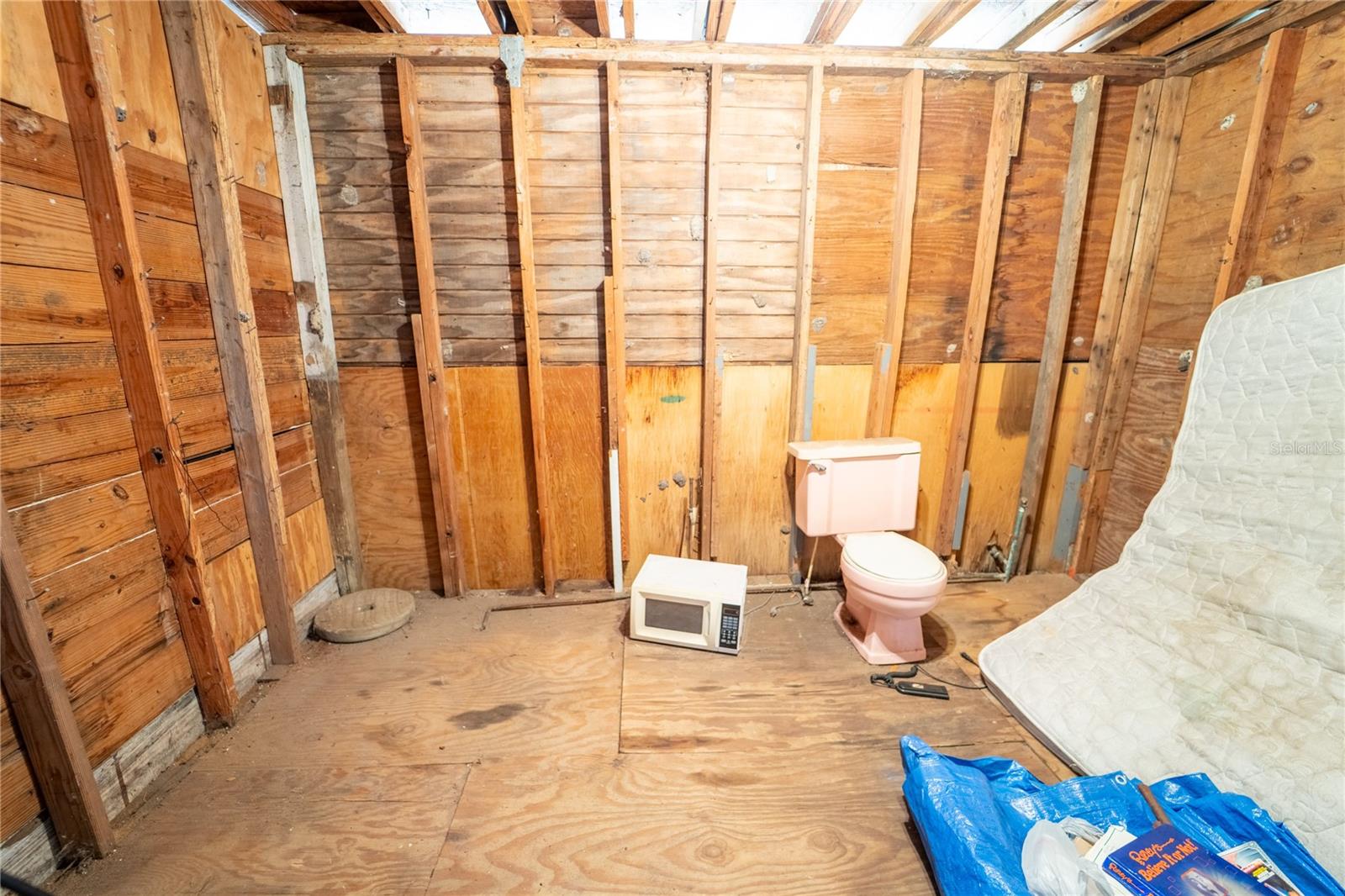 UNPLATTED - Residential