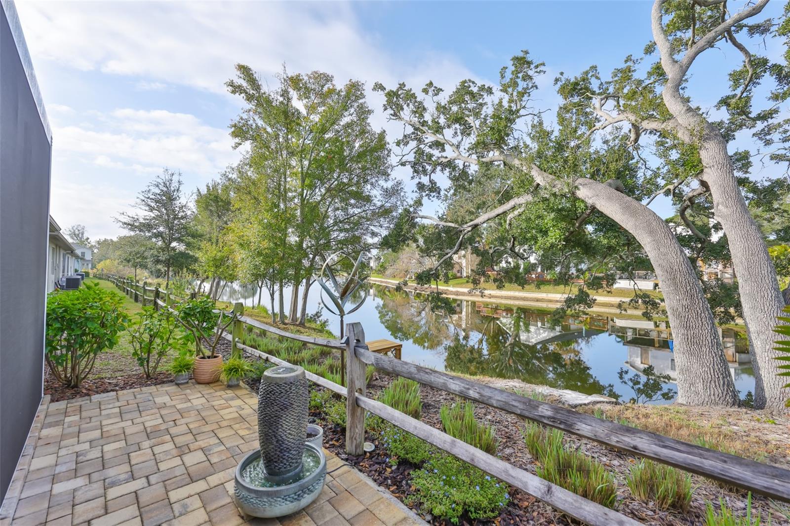 2262 SPRING LAKE COURT