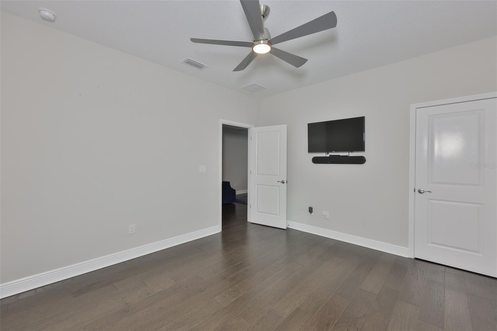 TOWNS AT SPRING LAKE - Residential