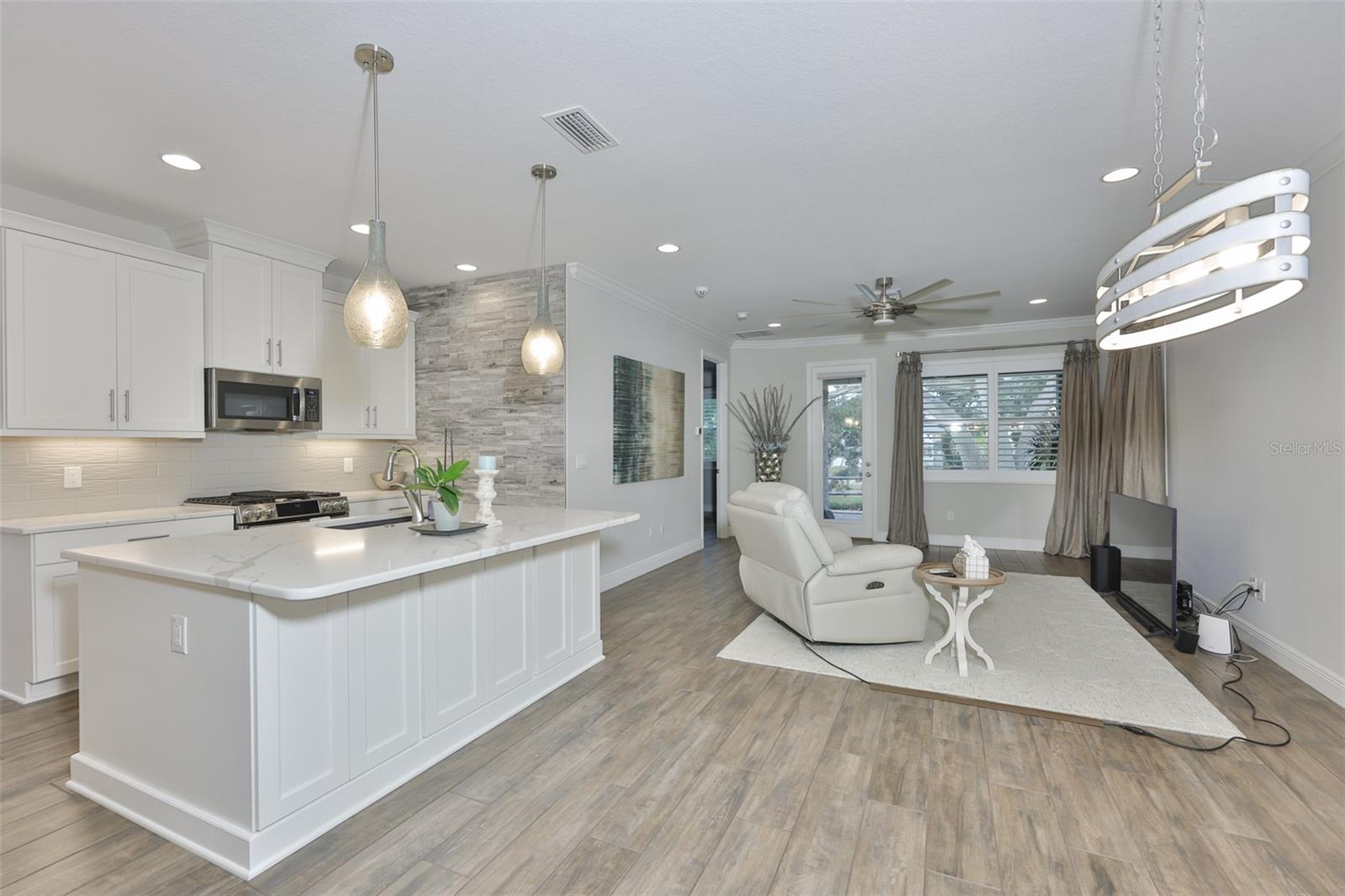 2262 SPRING LAKE COURT