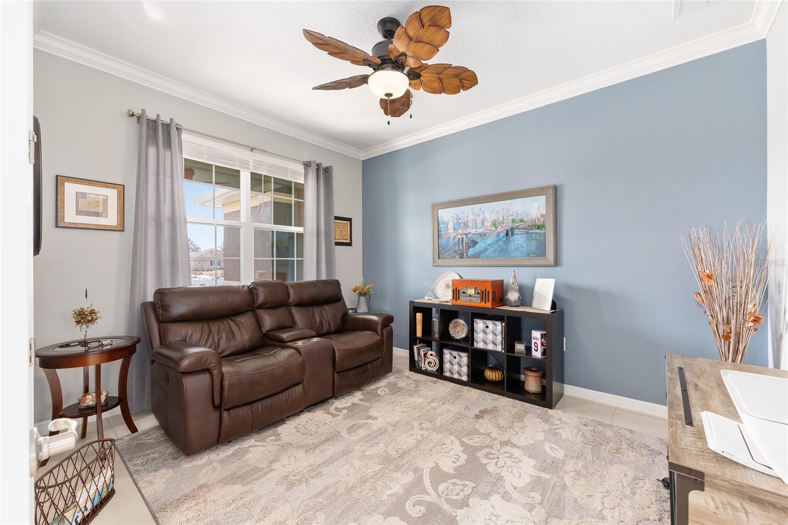 ON TOP OF THE WORLD - Residential