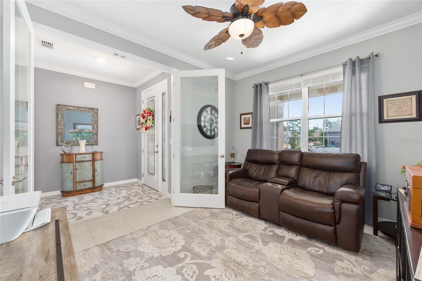 ON TOP OF THE WORLD - Residential