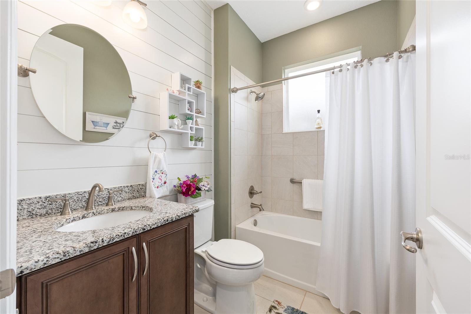 ON TOP OF THE WORLD - Residential