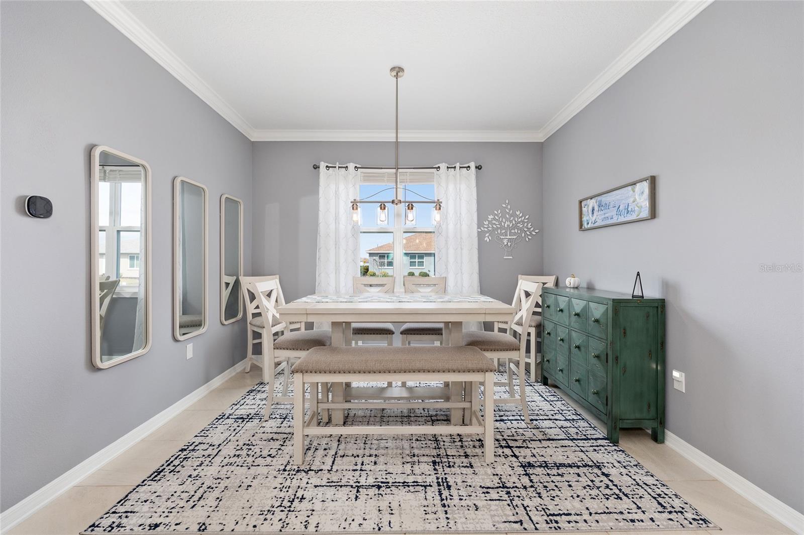 ON TOP OF THE WORLD - Residential