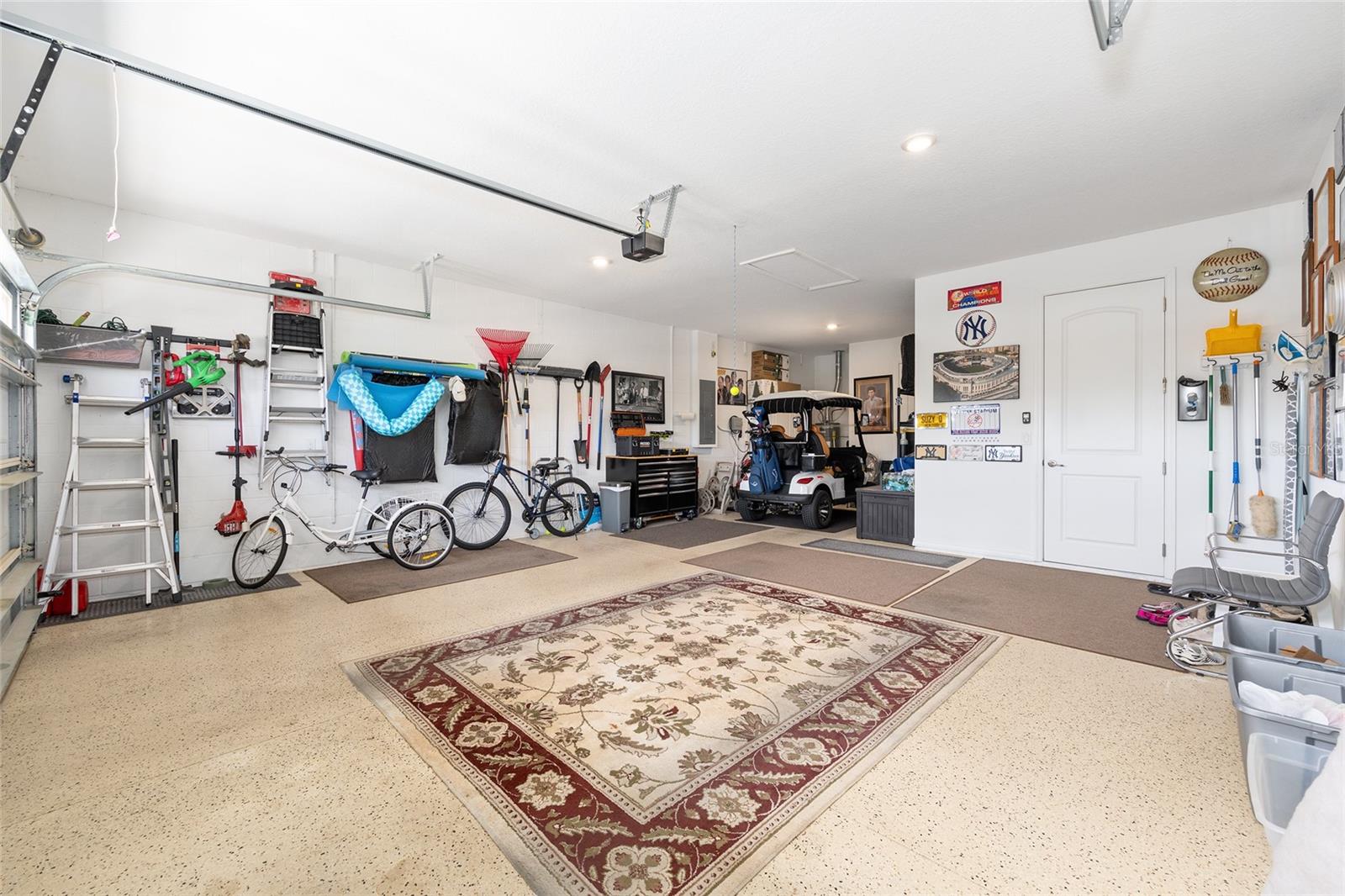 ON TOP OF THE WORLD - Residential