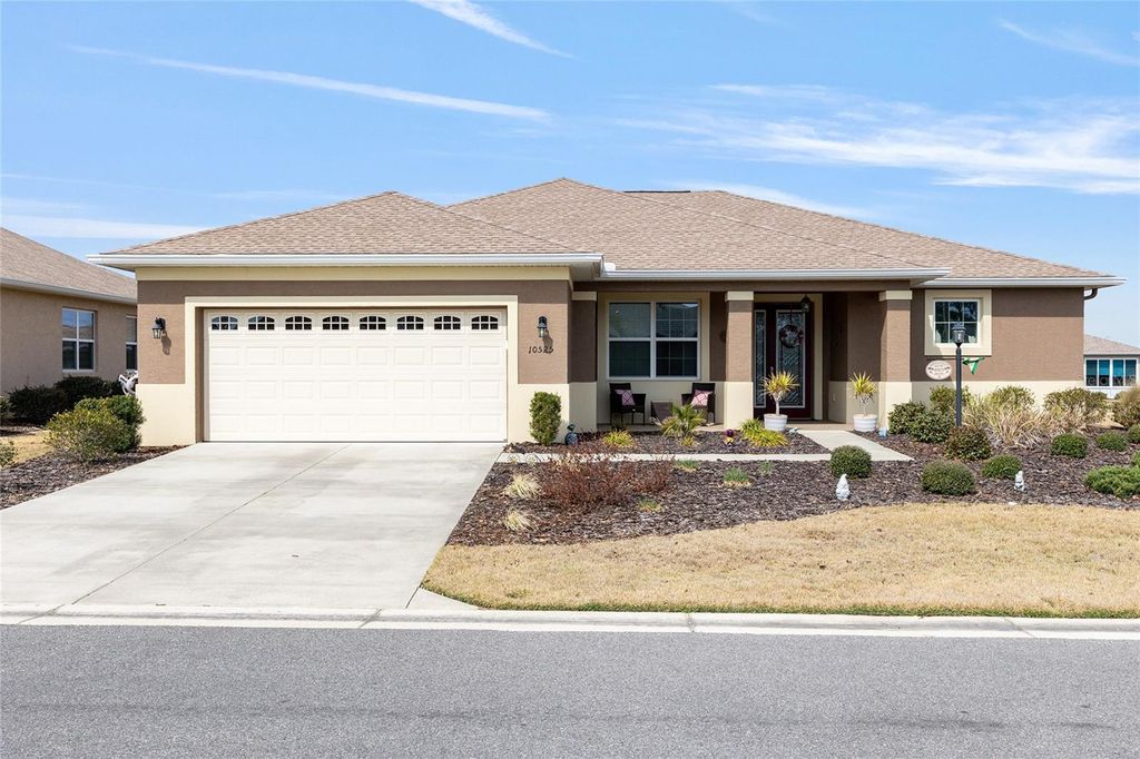 Photo of 10525 SW 90th Street Road, Ocala, FL 34481 (MLS # OM719403)