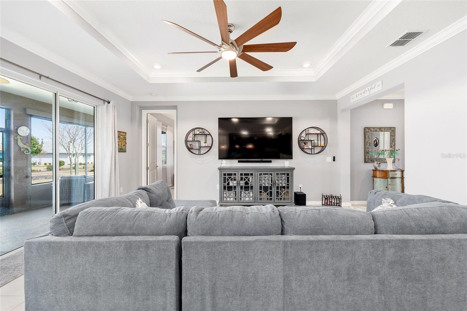 ON TOP OF THE WORLD - Residential