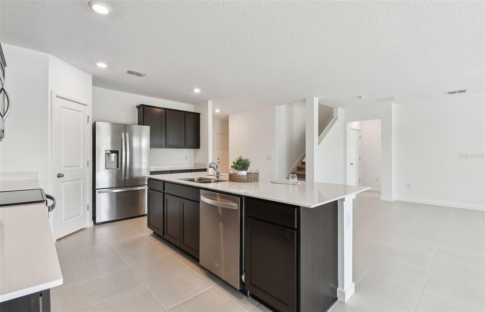 OAKFIELD LAKES - Residential