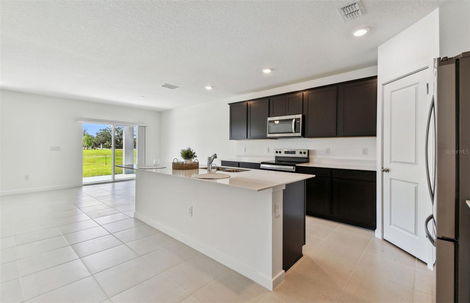 OAKFIELD LAKES - Residential