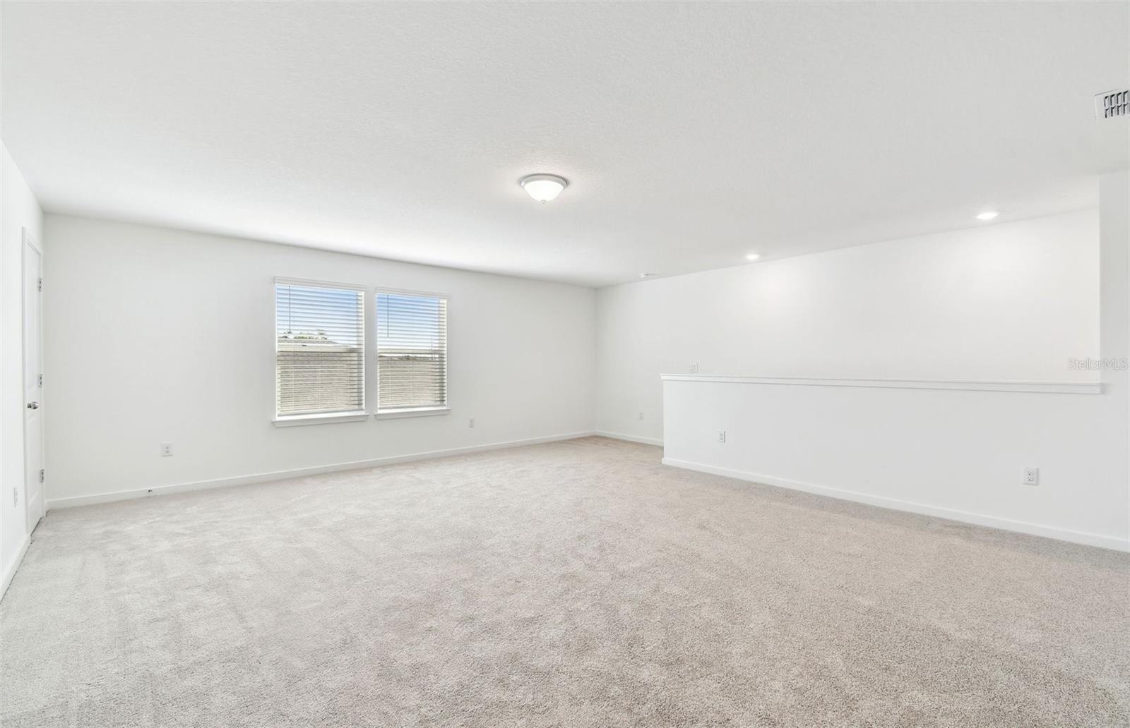 OAKFIELD LAKES - Residential