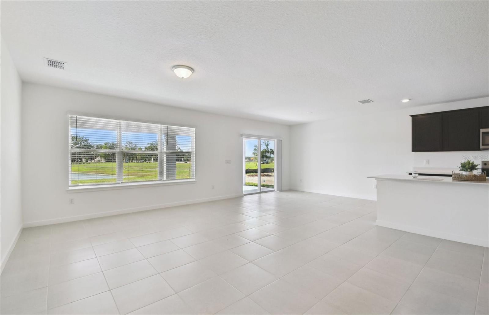 OAKFIELD LAKES - Residential