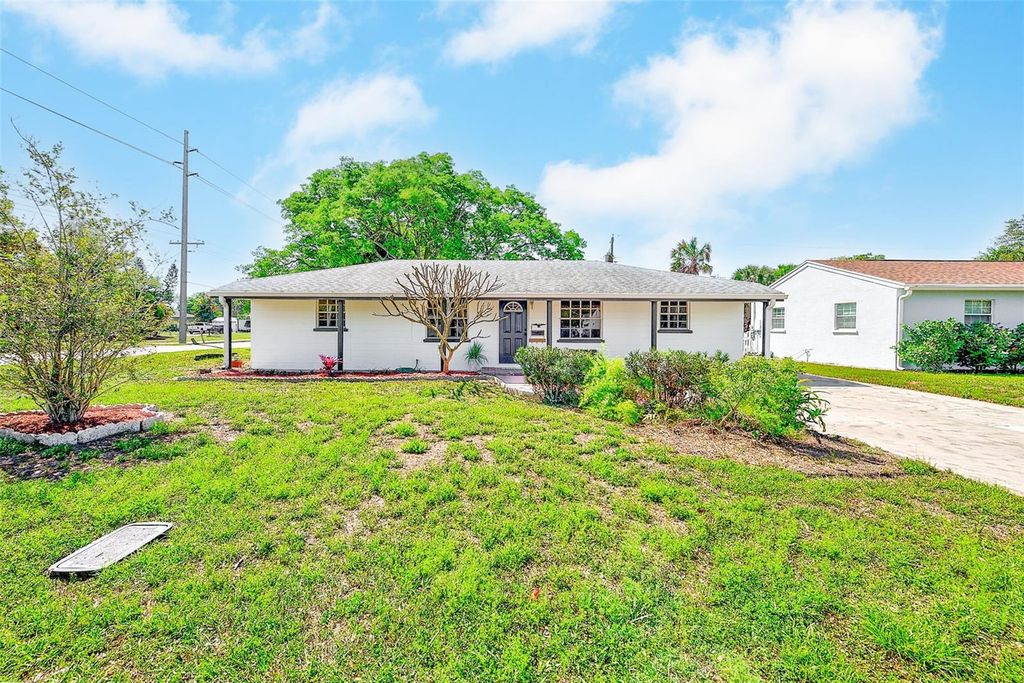 Photo of 4102 W Bay Vista Avenue, Tampa, FL 33611 (MLS # TB8486159)