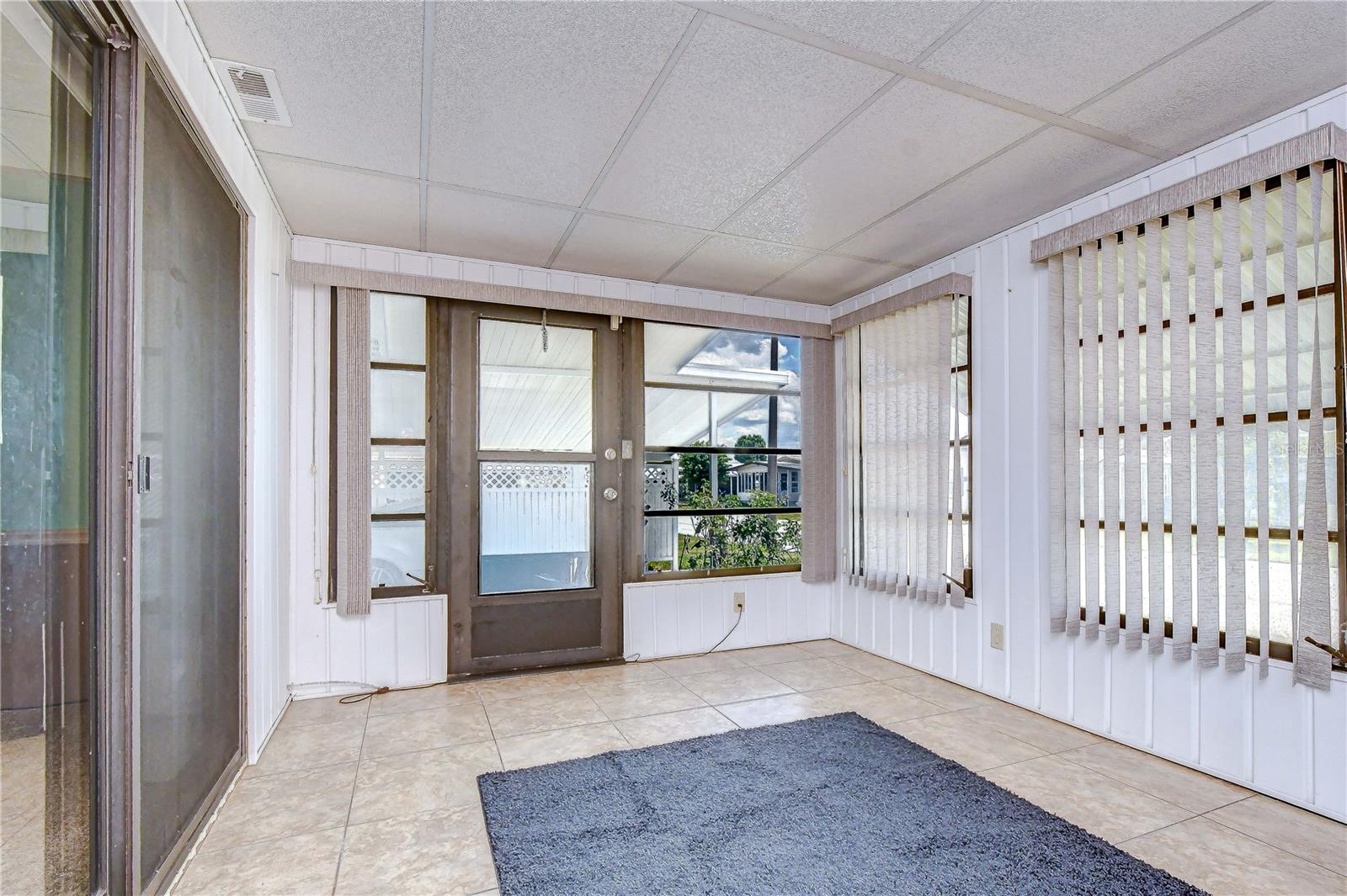 COLONY HILLS COMMUNITY - Residential