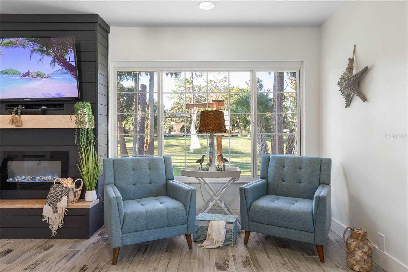 LAKE FOREST & LAKE FOREST NORTH - Residential