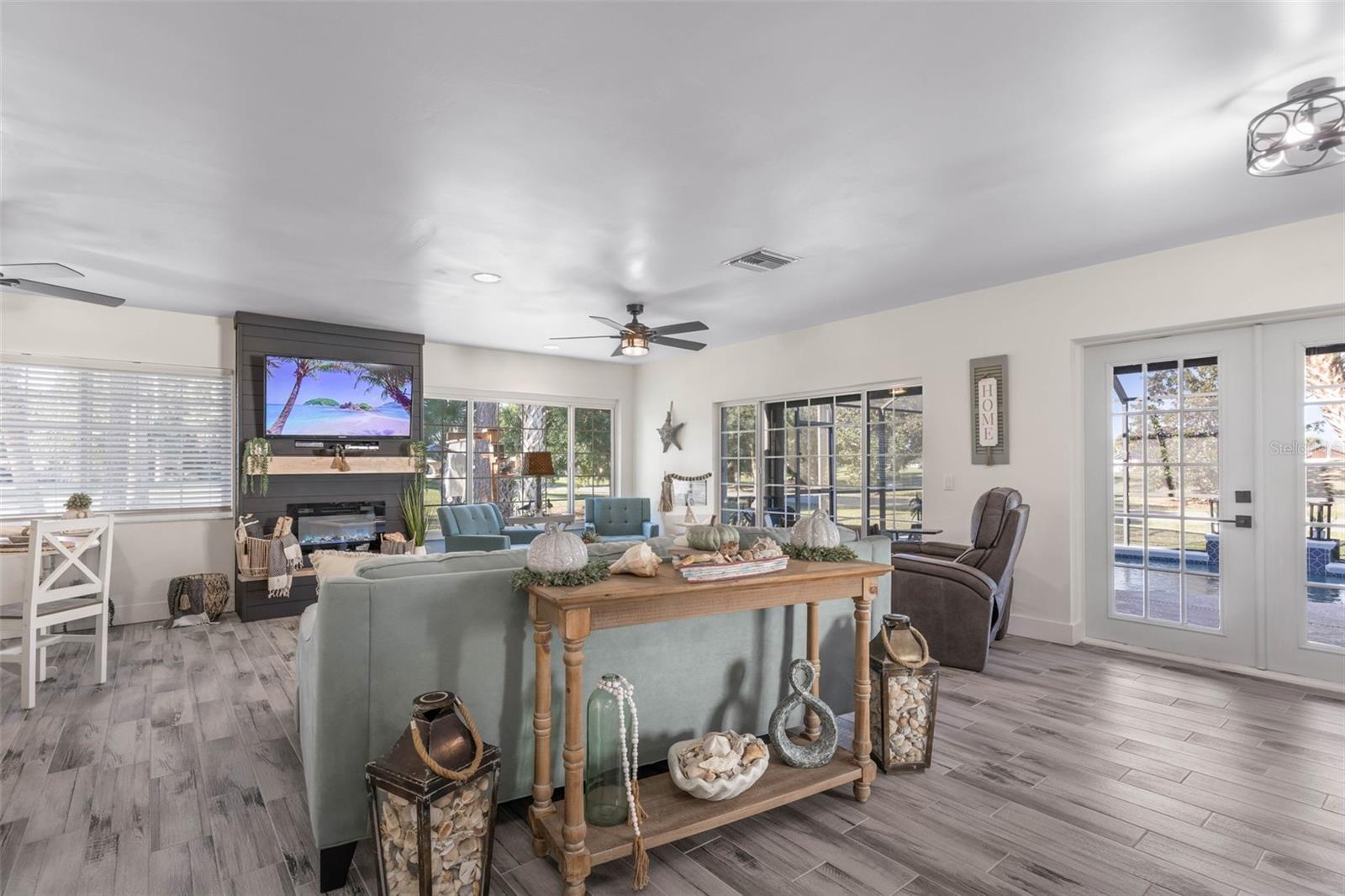 LAKE FOREST & LAKE FOREST NORTH - Residential