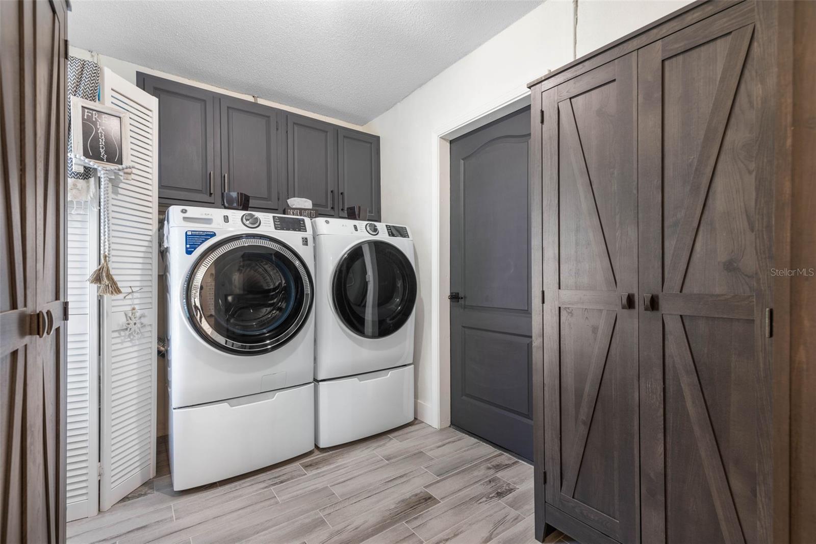 LAKE FOREST & LAKE FOREST NORTH - Residential