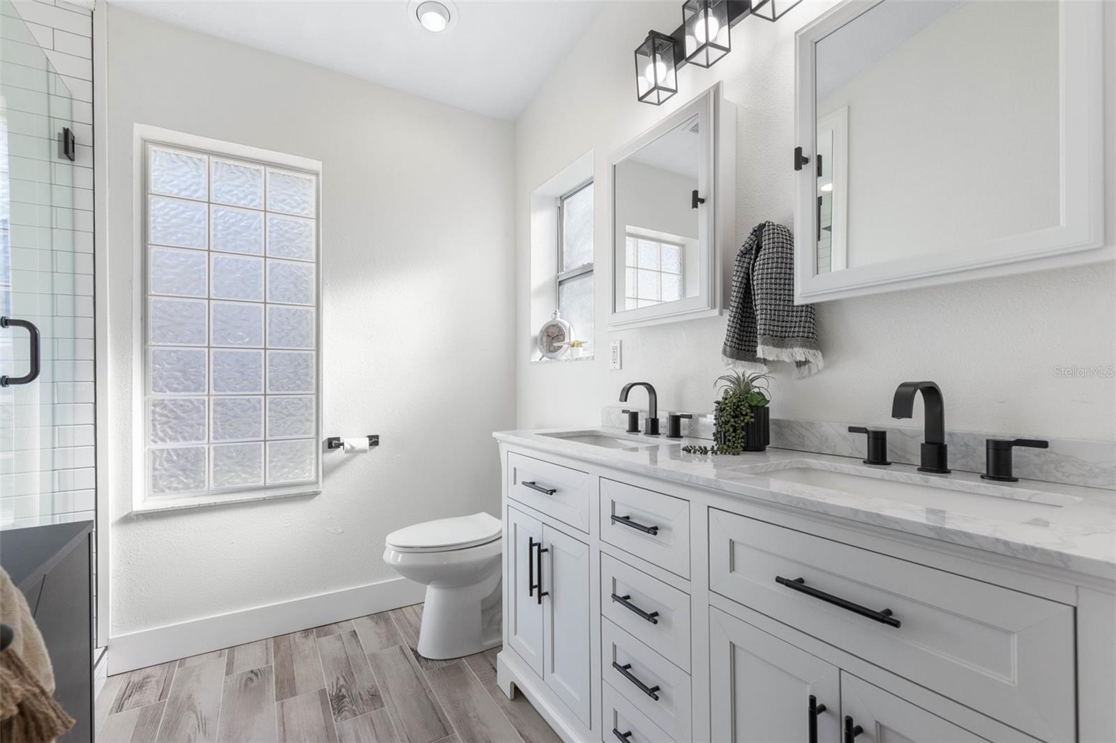 LAKE FOREST & LAKE FOREST NORTH - Residential