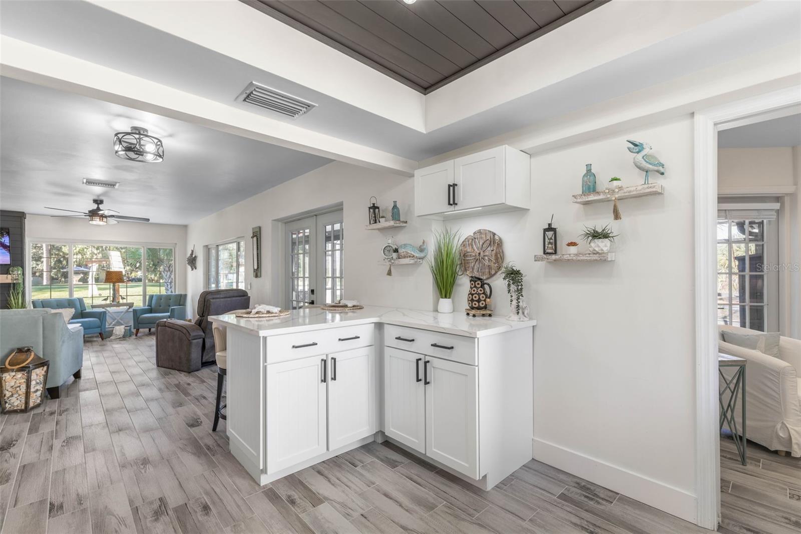 LAKE FOREST & LAKE FOREST NORTH - Residential