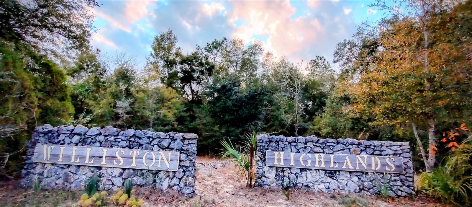 WILLISTON HLNDS - Residential