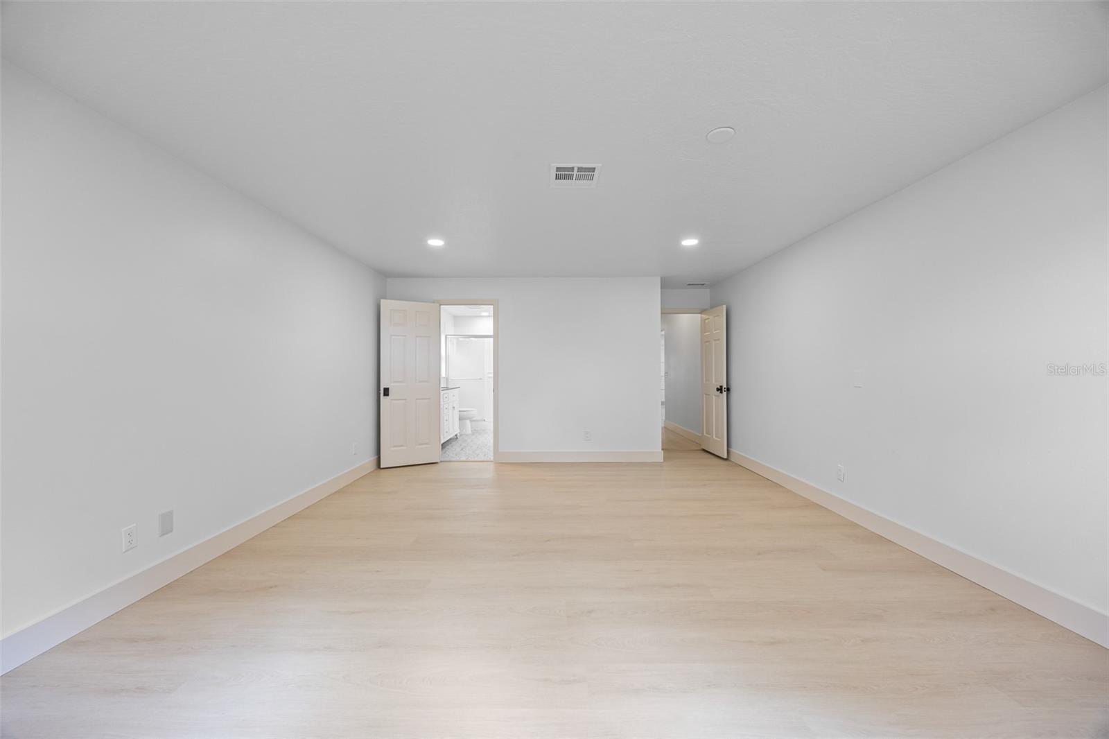 PORT MALABAR COUNTRY CLUB UNIT 02 - Residential