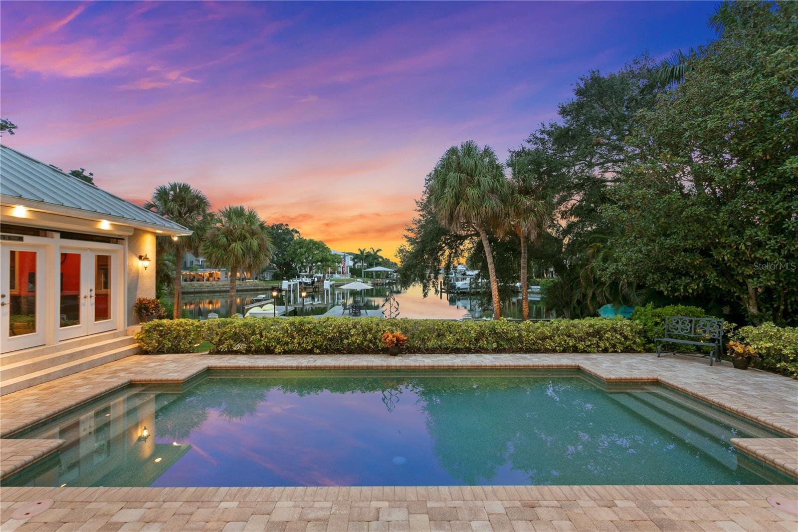 SUNSET PARK - Residential