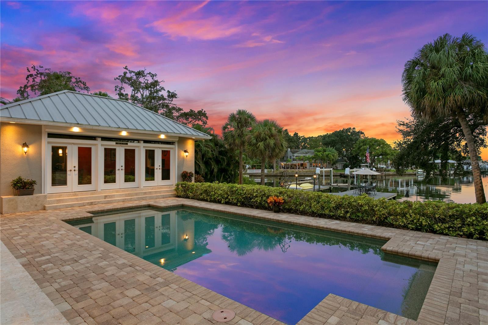 SUNSET PARK - Residential