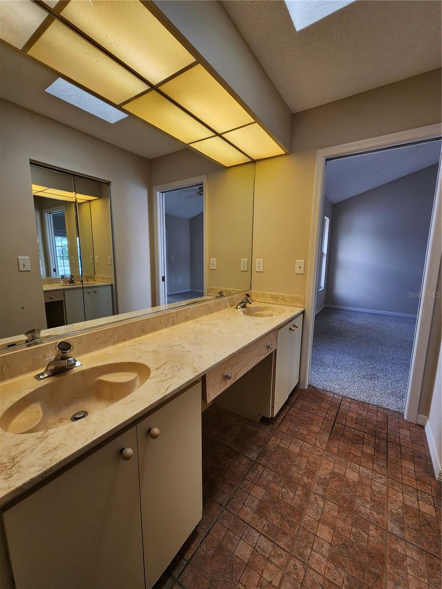 CEDAR CREEK - Residential