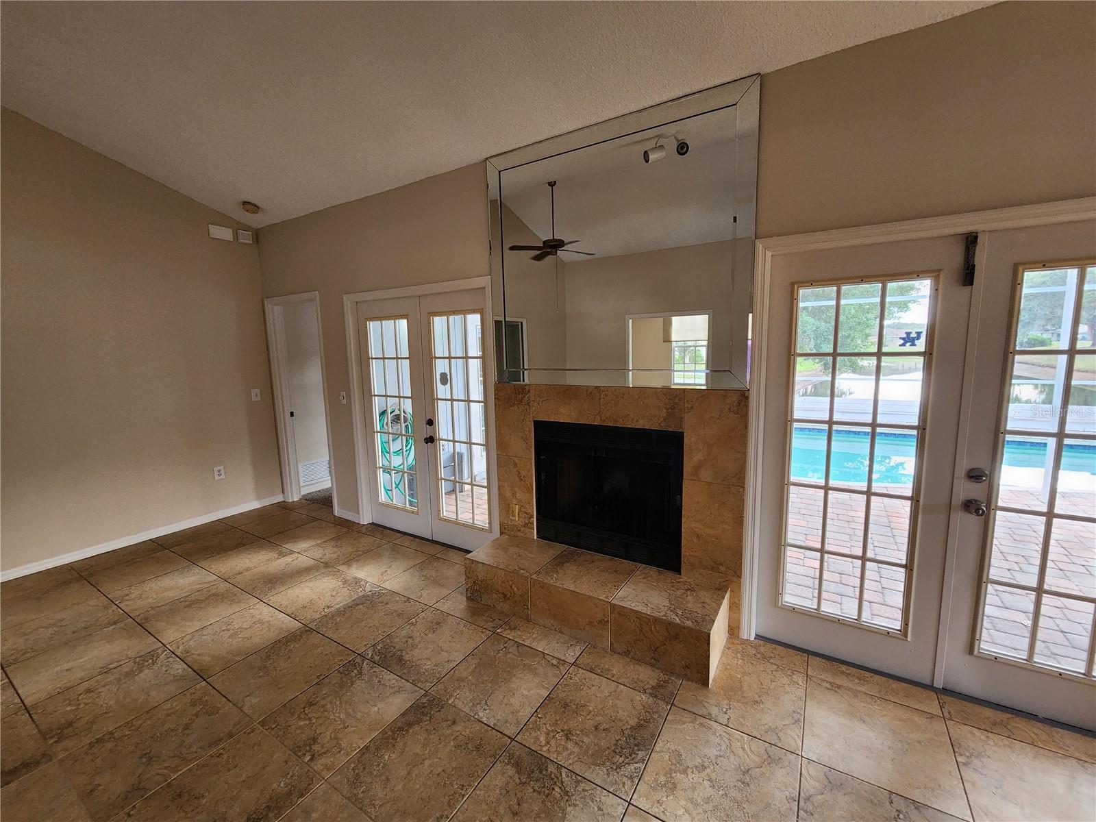 CEDAR CREEK - Residential