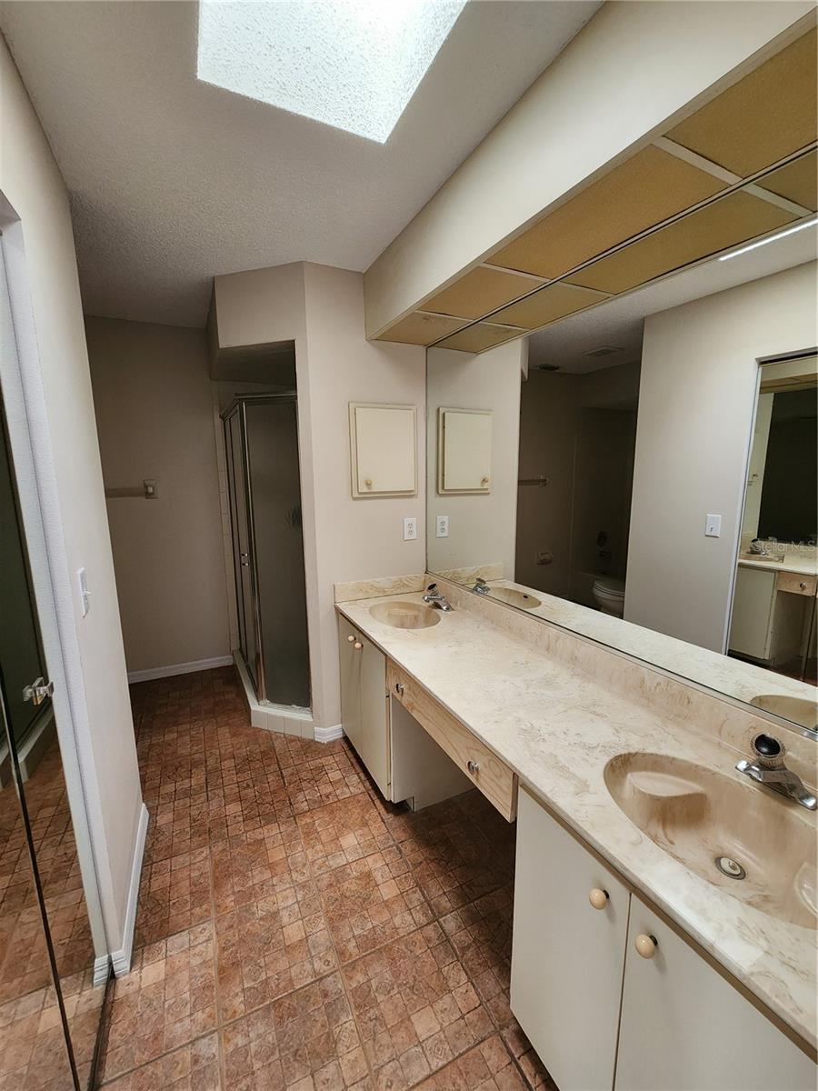 CEDAR CREEK - Residential