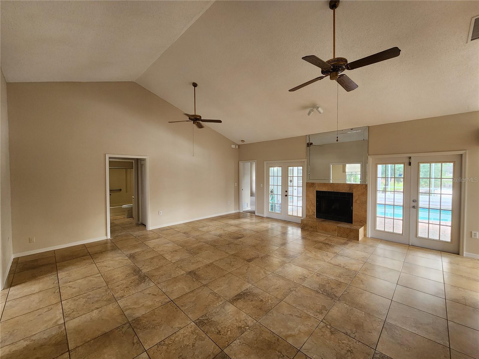 CEDAR CREEK - Residential