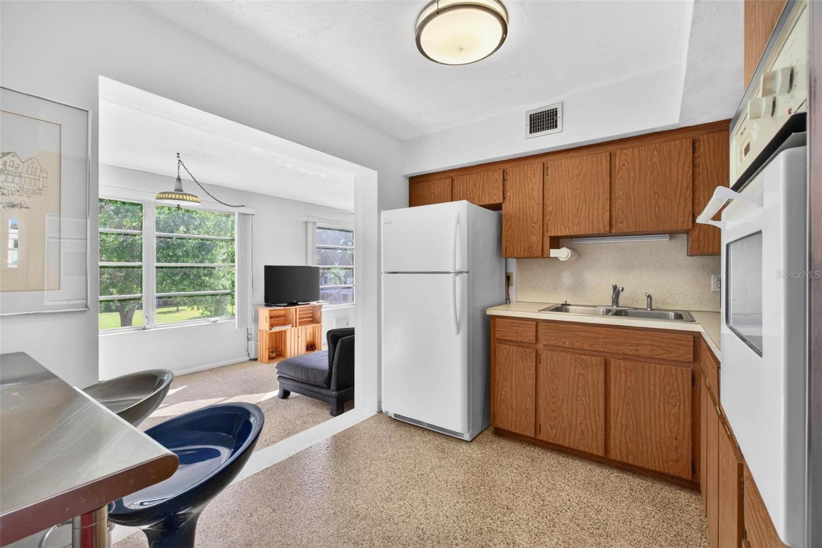 ON TOP OF THE WORLD - Residential