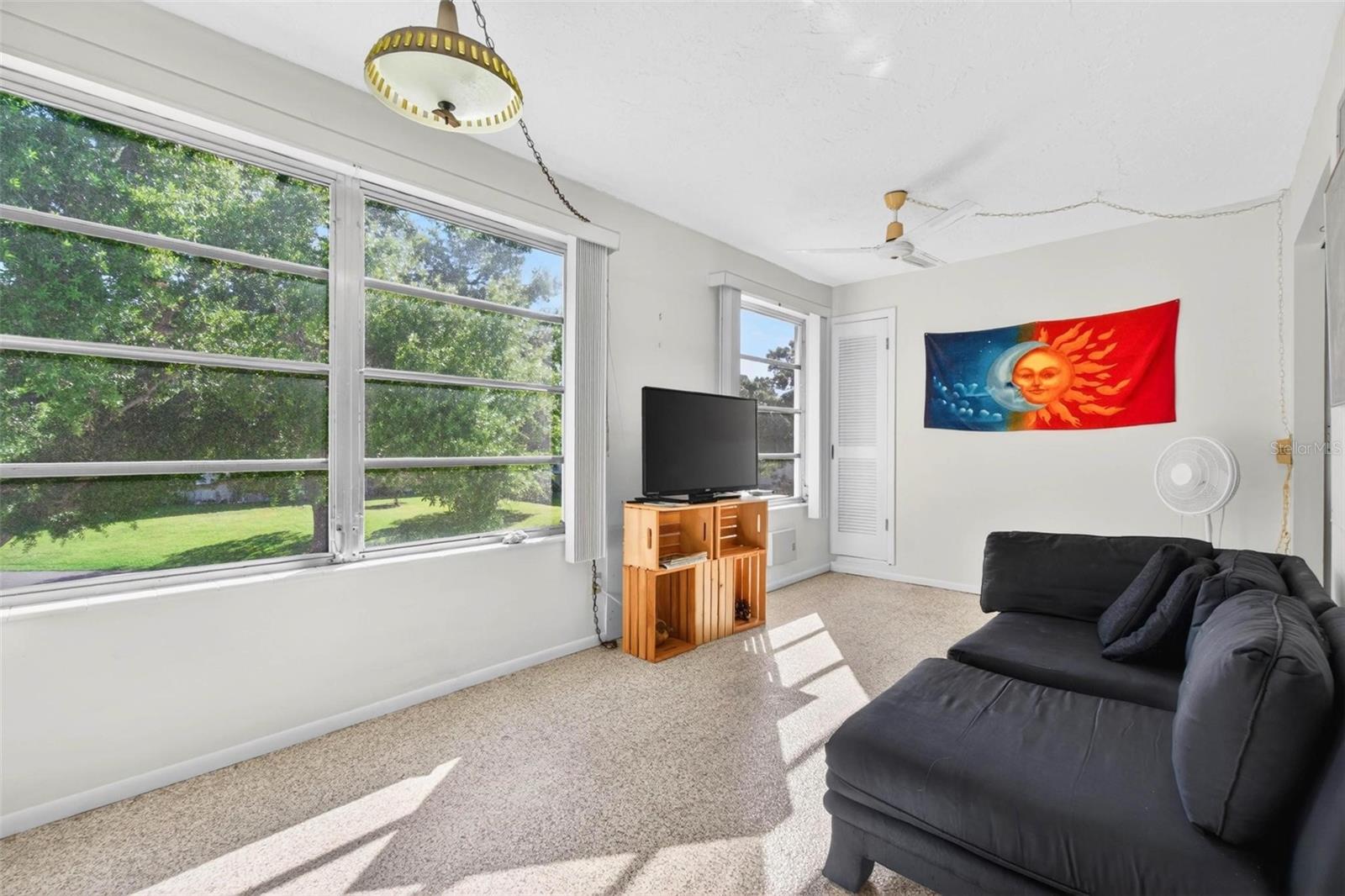 ON TOP OF THE WORLD - Residential