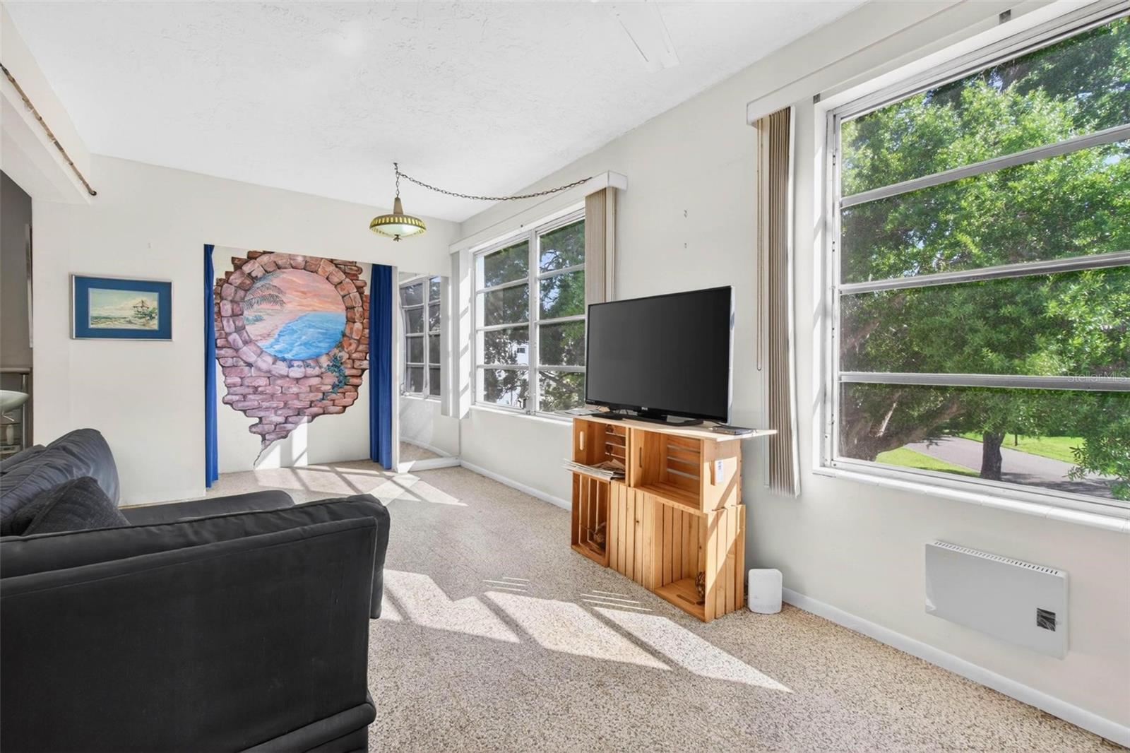 ON TOP OF THE WORLD - Residential