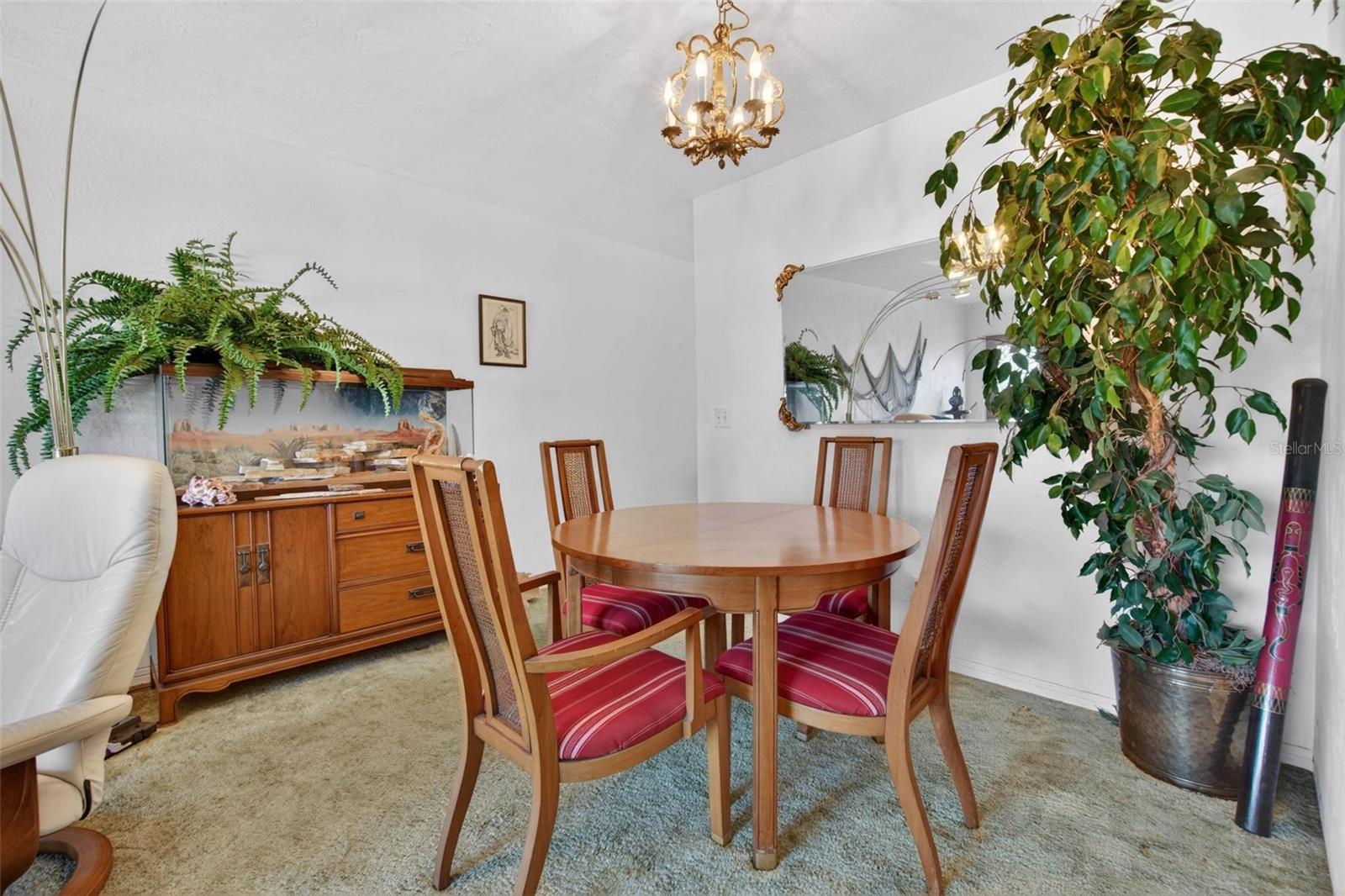 ON TOP OF THE WORLD - Residential