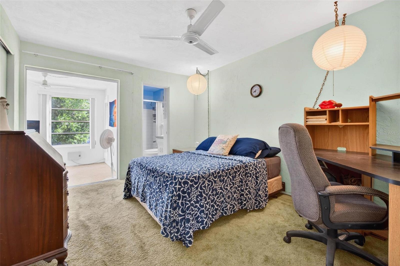 ON TOP OF THE WORLD - Residential