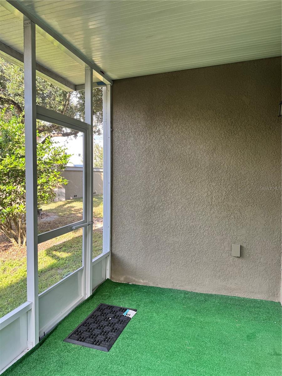 BROADWAY CENTRE TWNHMS - Residential Lease