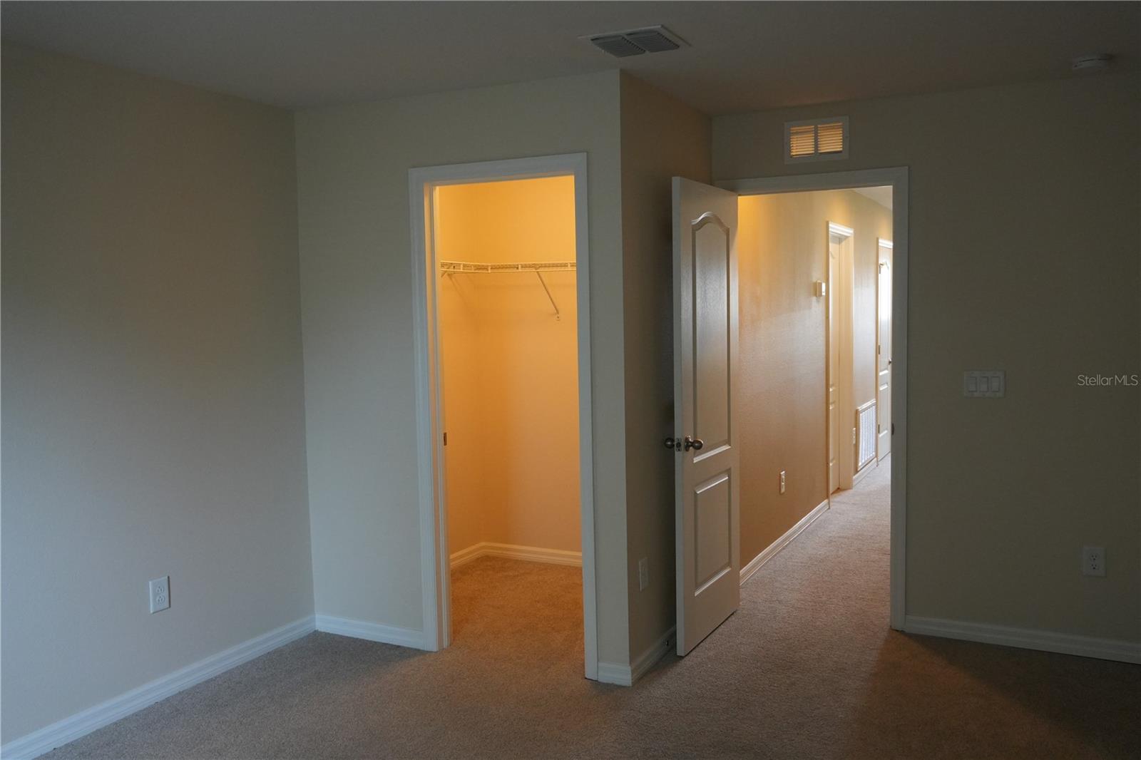 BROADWAY CENTRE TWNHMS - Residential Lease