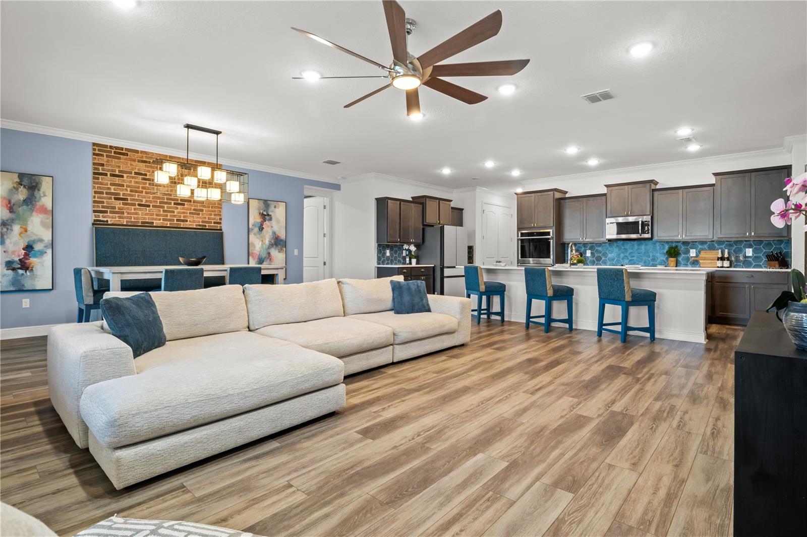 TWIN RIVERS PH V-A4 - Residential