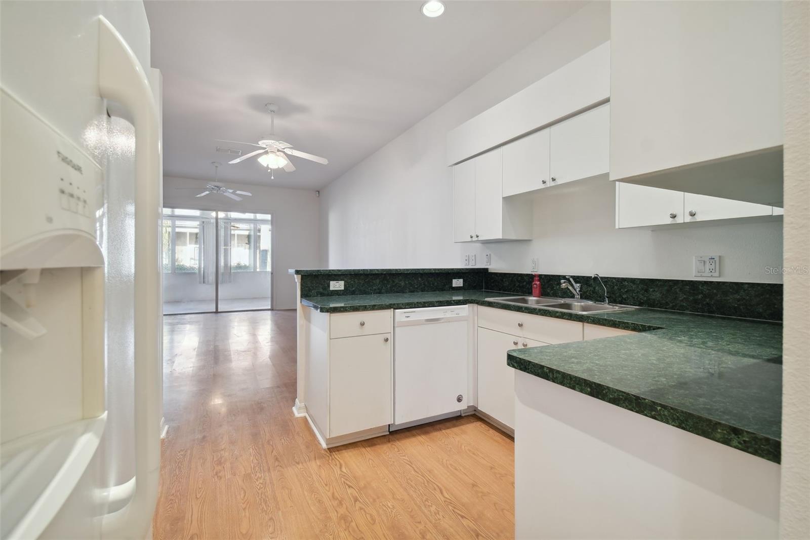 SUMMERTREE PRCL 04 - Residential Lease