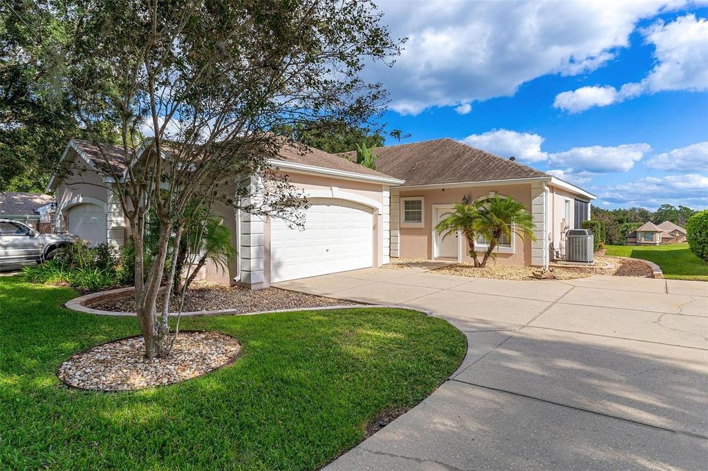 Photo of 6224 Topsail Road, Lady Lake, FL 32159 (MLS # G5103442)