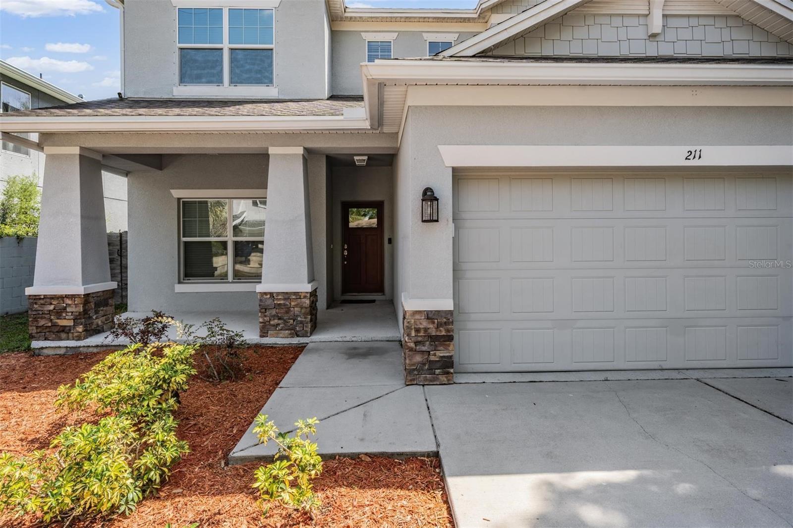 WOOD LYNNE - Residential