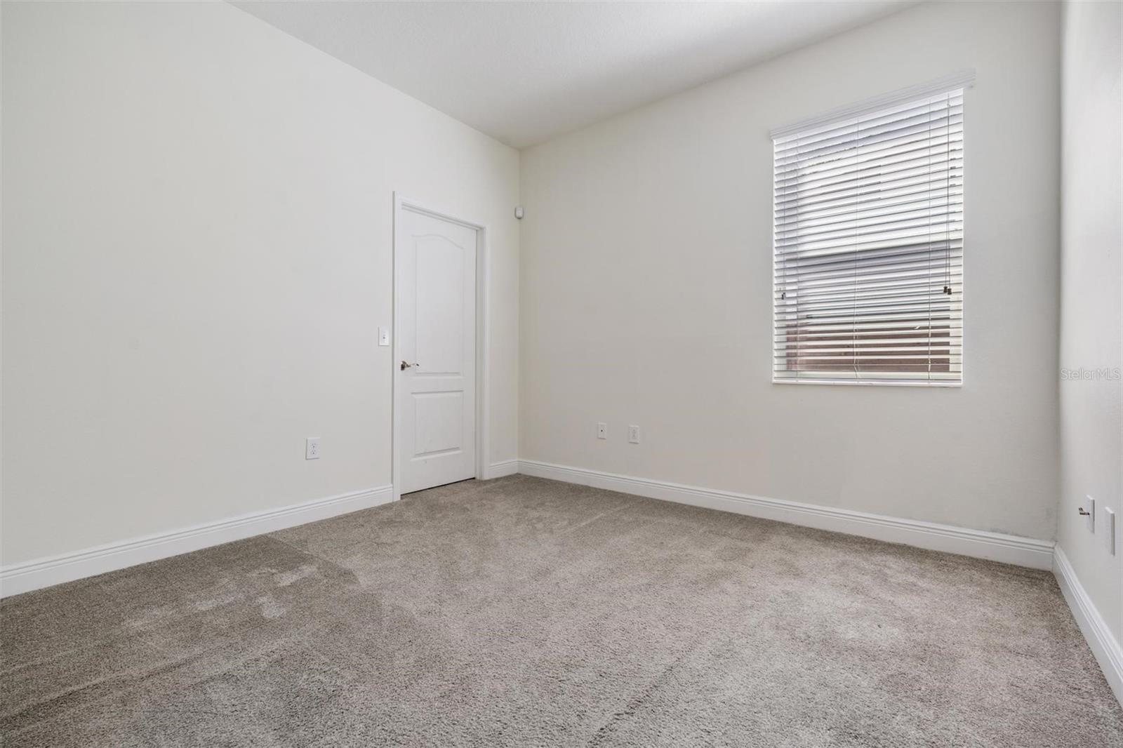 WOOD LYNNE - Residential