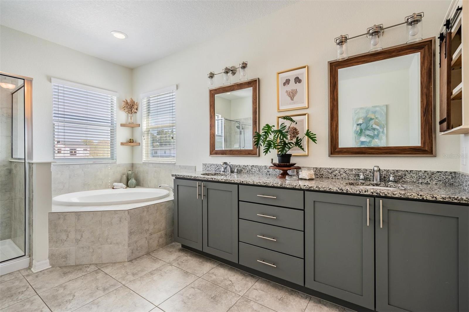 WOOD LYNNE - Residential