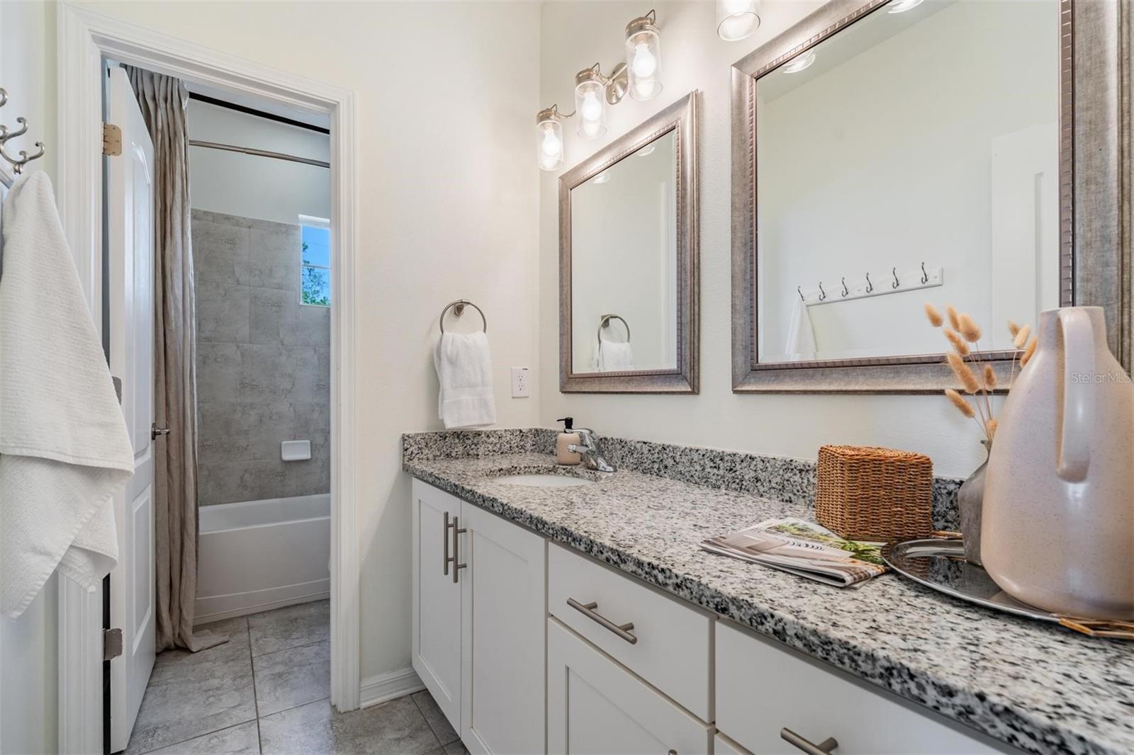 WOOD LYNNE - Residential