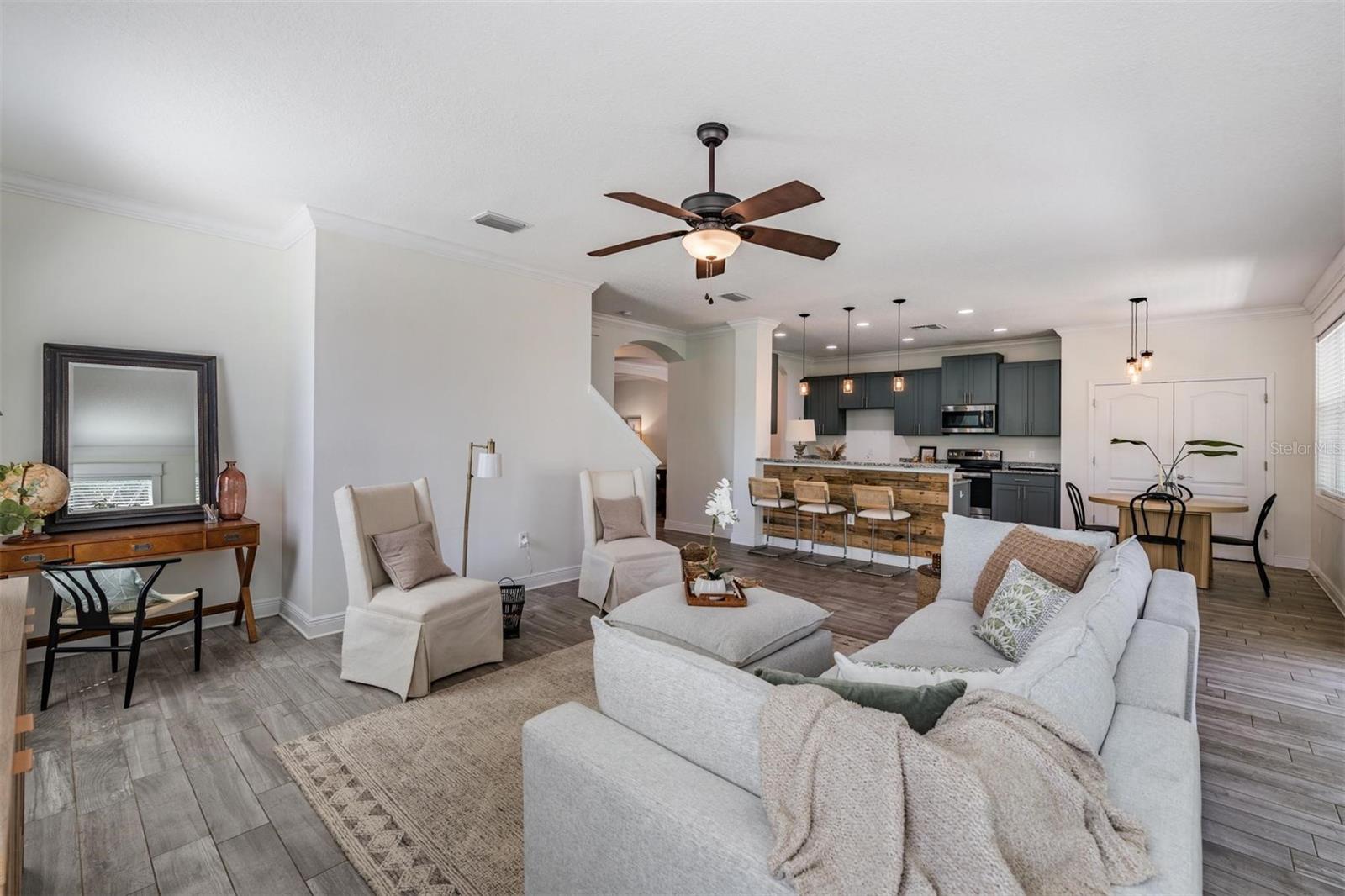 WOOD LYNNE - Residential