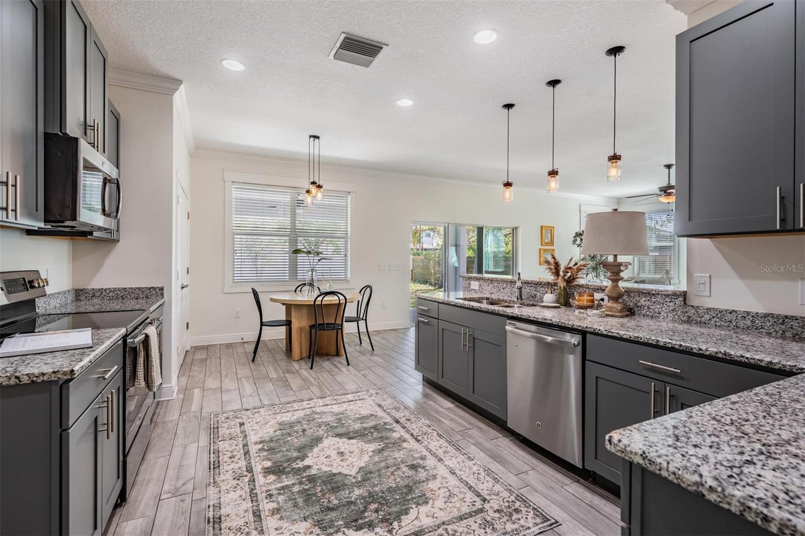 WOOD LYNNE - Residential